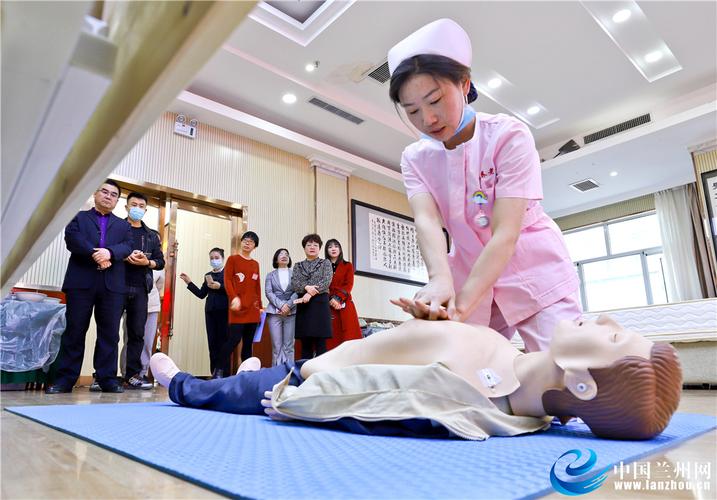 2021年3月3日,甘肃张掖参加巾帼家政服务职业技能大赛的养老护理选手